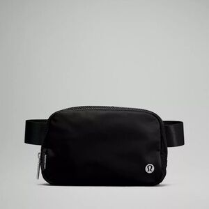 NWOT Lululemon Cross Body Bag 1L - Black